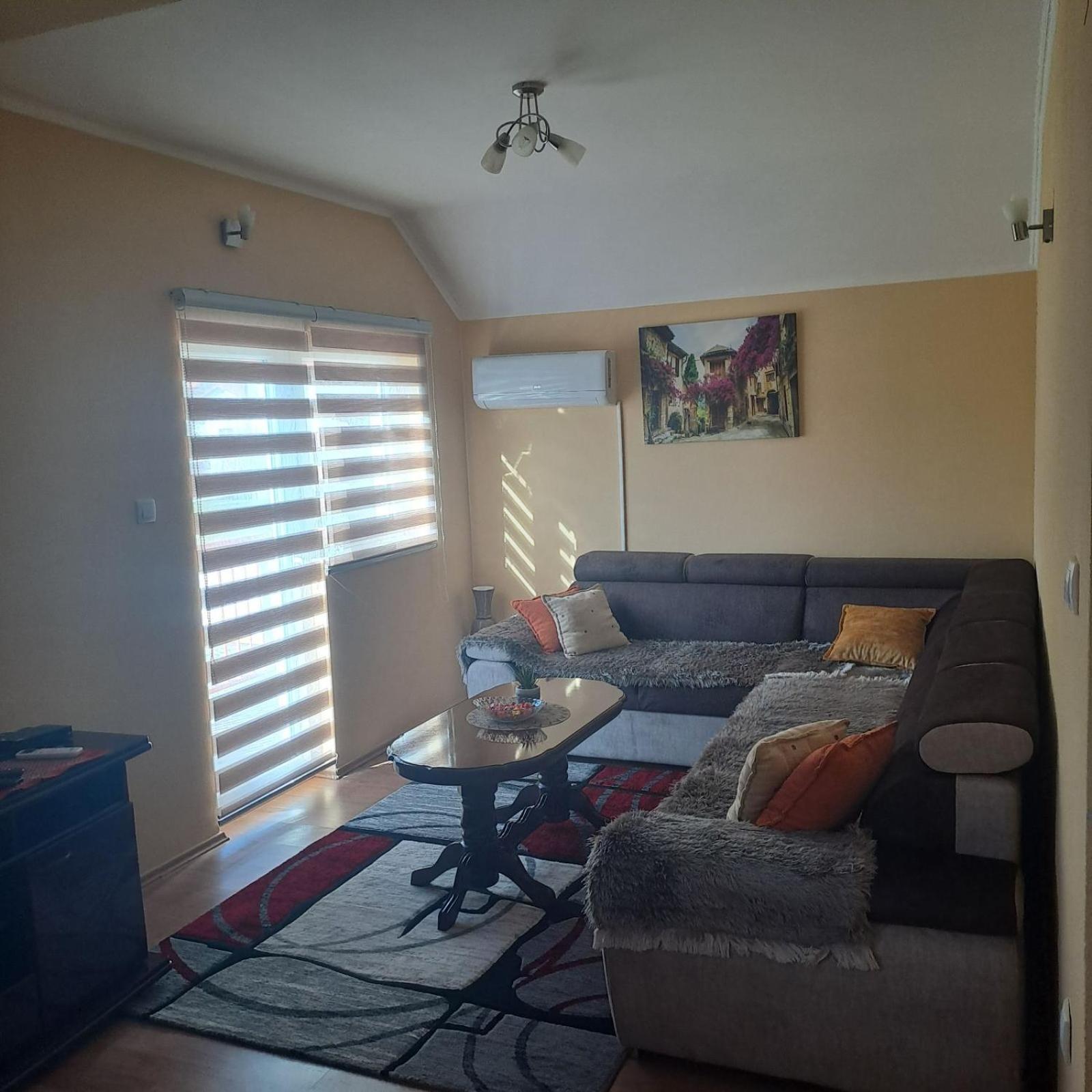 Apartment Osmajic ปลูชิเน ภายนอก รูปภาพ